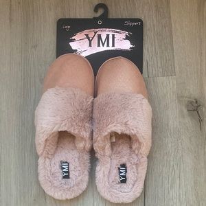 NEW YMI Faux Fur Pink Slippers